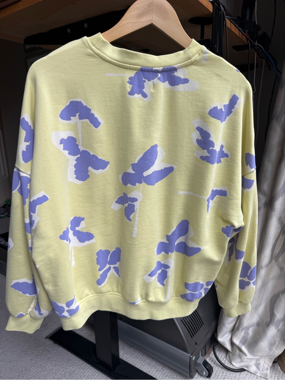 Pastel Yellow Floral-Print Crewneck Sweatshirt - Women's